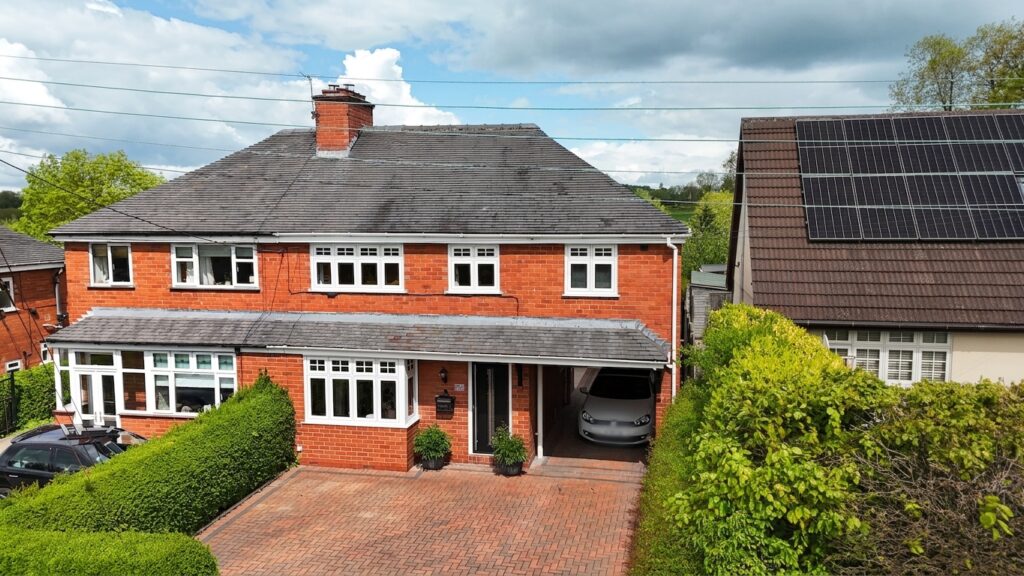 New Close Avenue, Forsbrook, ST11