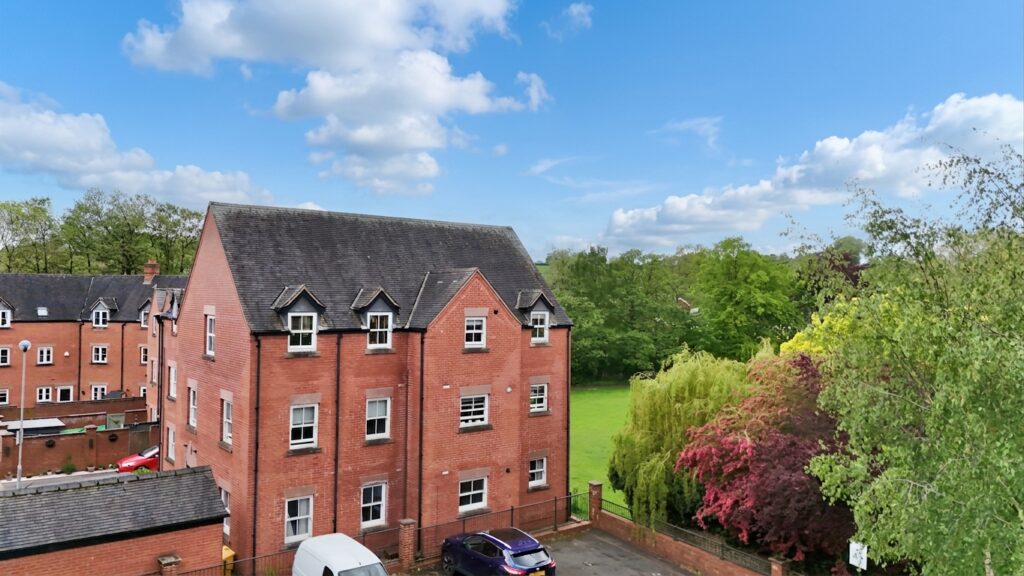 Hall Yard, Tean, ST10