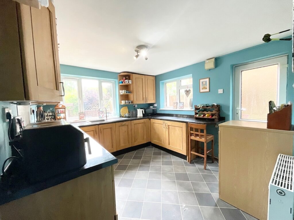 Queensville, Stafford, ST17