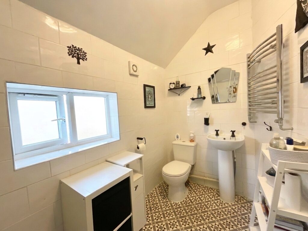 Queensville, Stafford, ST17