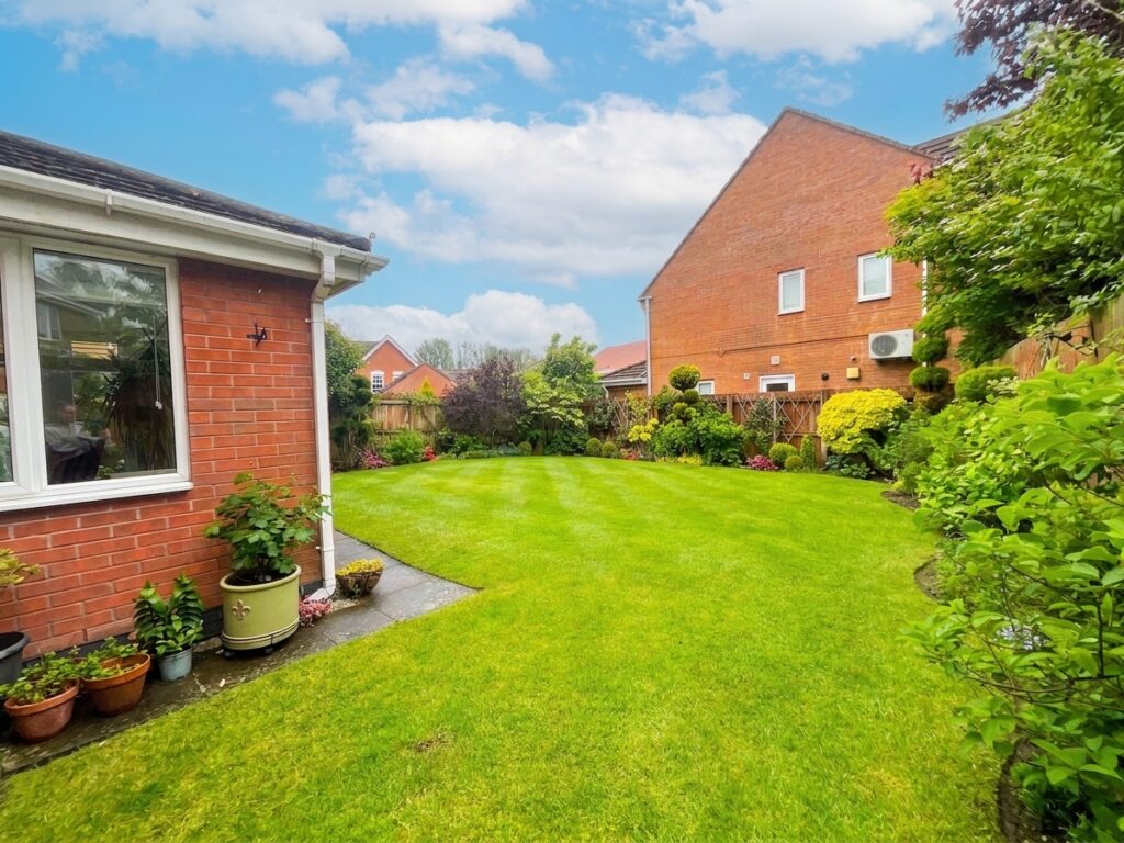 Headingley Grove, Stoke-On-Trent, ST4
