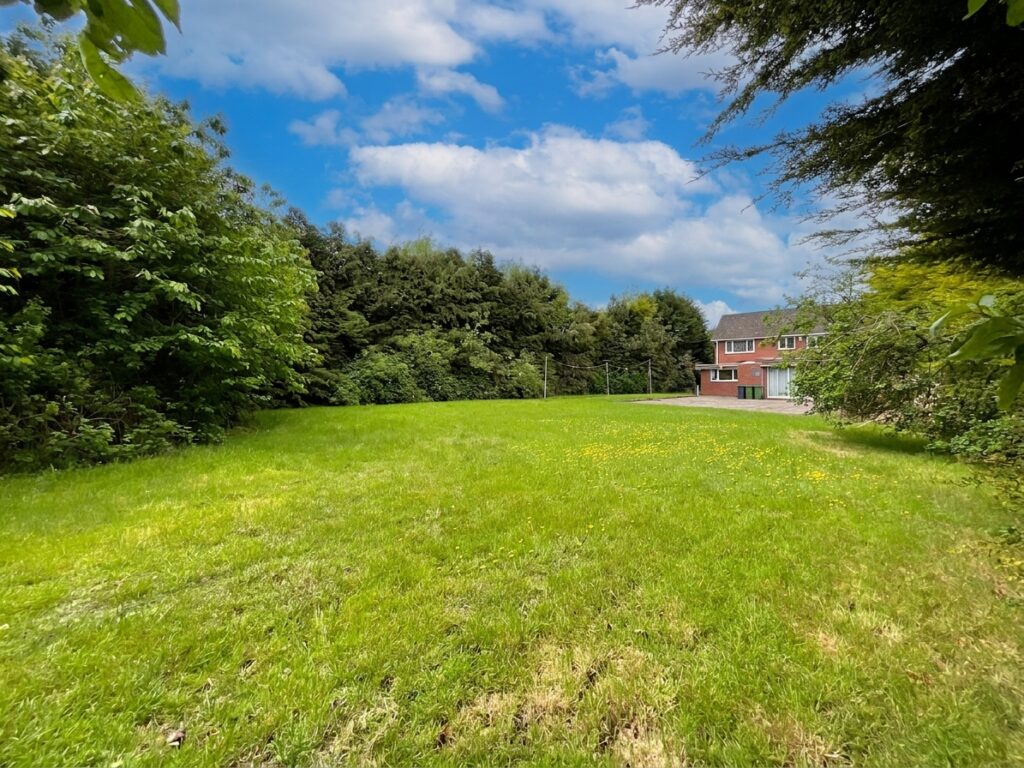 Top Road, Acton Trussell, ST17