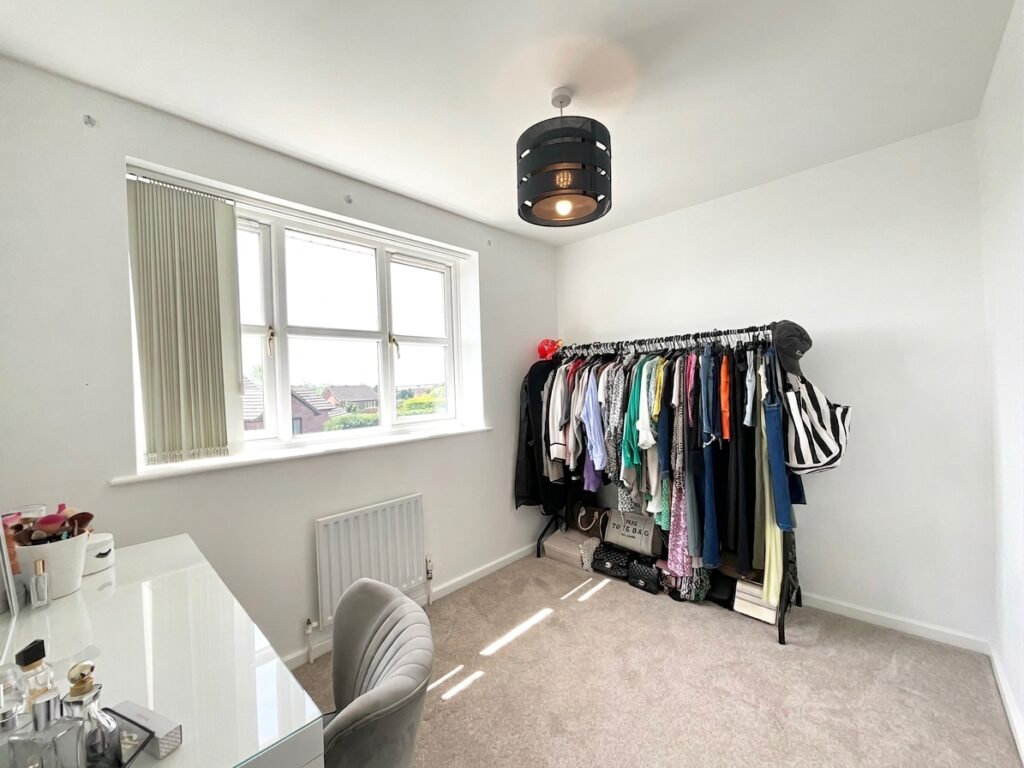 Mercer Avenue, Stone, ST15