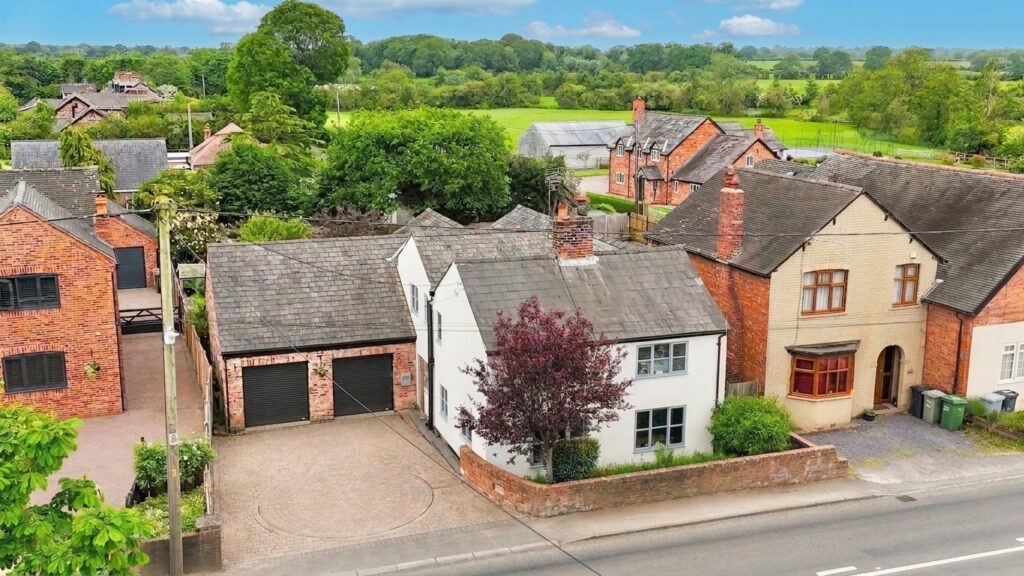 Wrexham Road, Burland, CW5