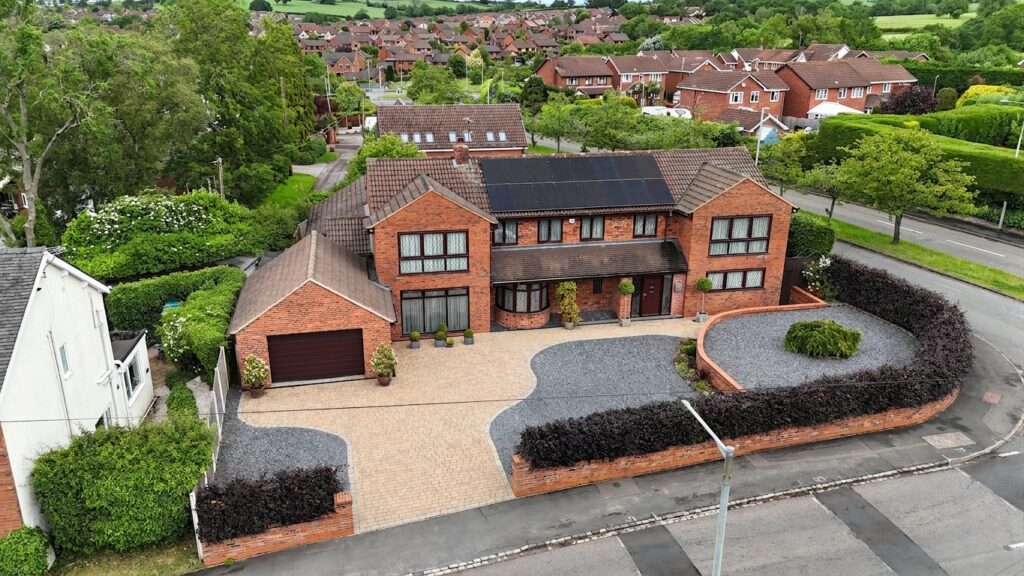 Uttoxeter Road, Stone, ST15