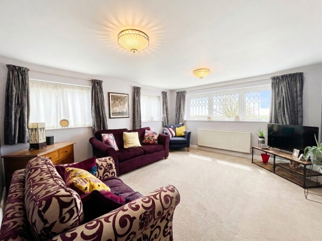Uttoxeter Road, Stone, ST15