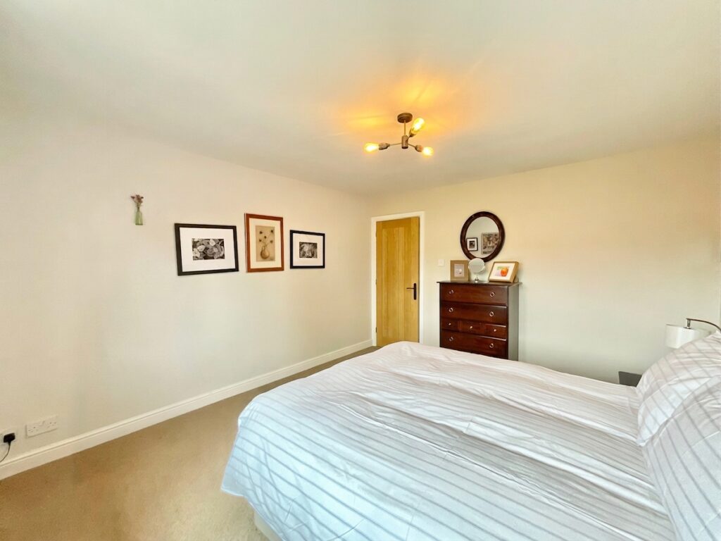 Uttoxeter Road, Stone, ST15