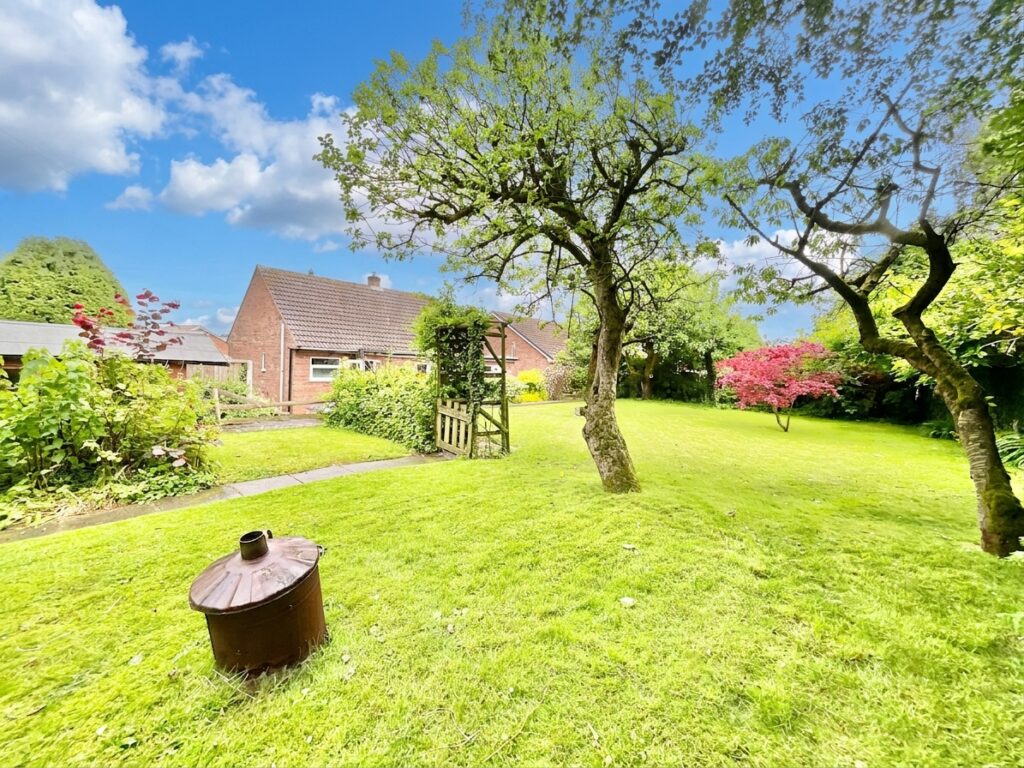 Elm Drive, Bradley, ST18