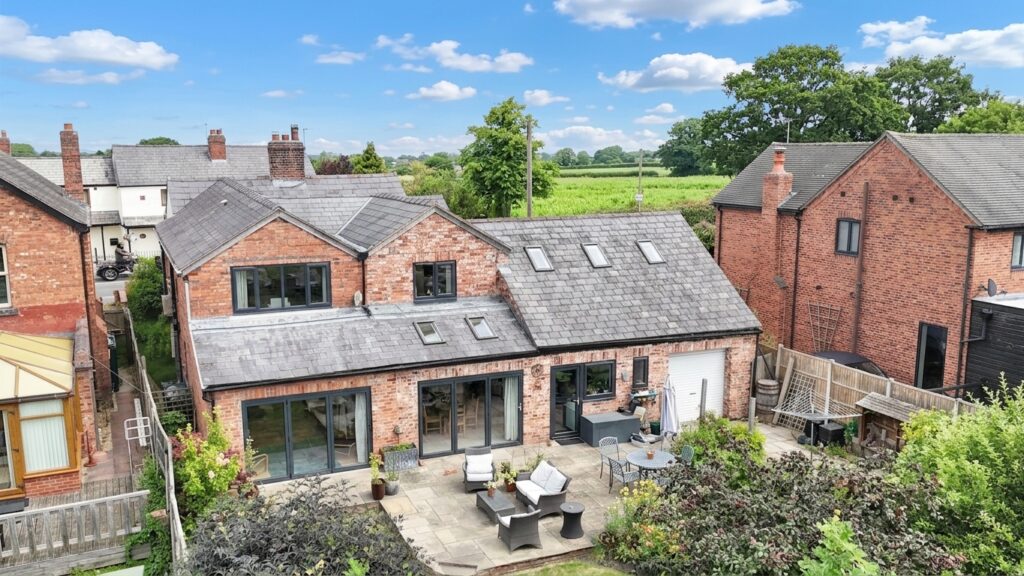 Wrexham Road, Burland, CW5