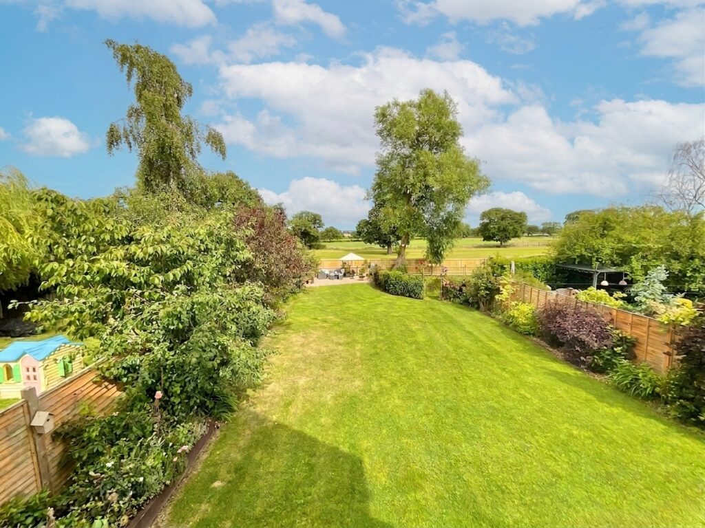 Main Road, Worleston, CW5