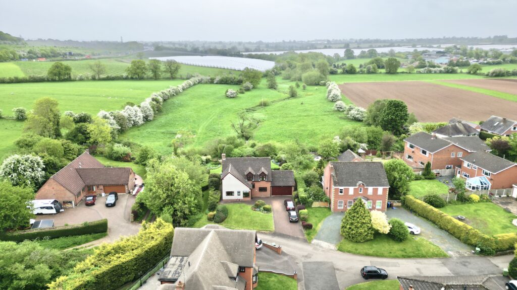 Willowbrook, Derrington, ST18