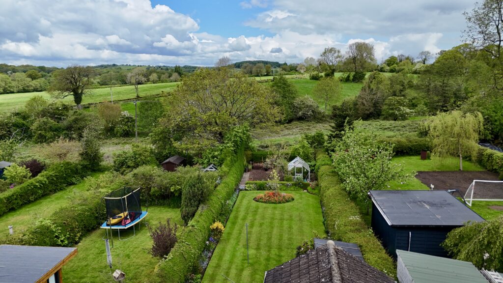 New Close Avenue, Forsbrook, ST11