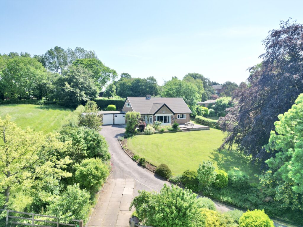 Whitgreave Lane, Whitgreave, ST18