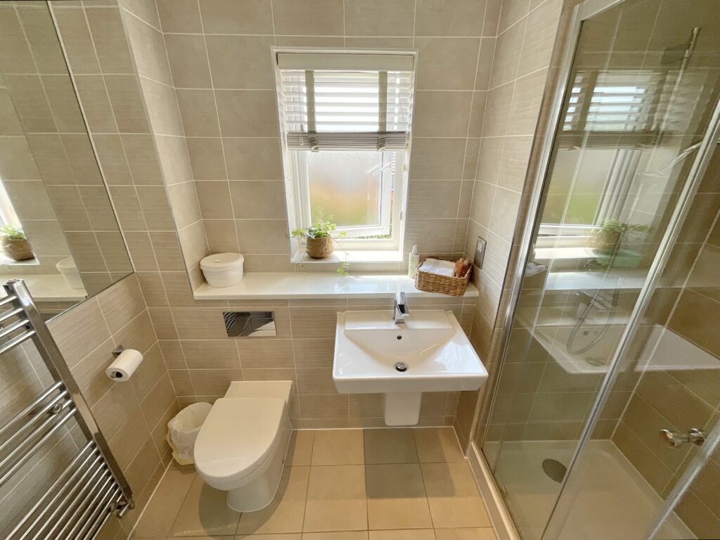 35 East Avenue, Weston, CW2 5LZ