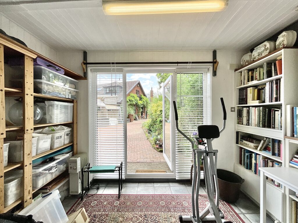 Leek Road, Cheadle, ST10