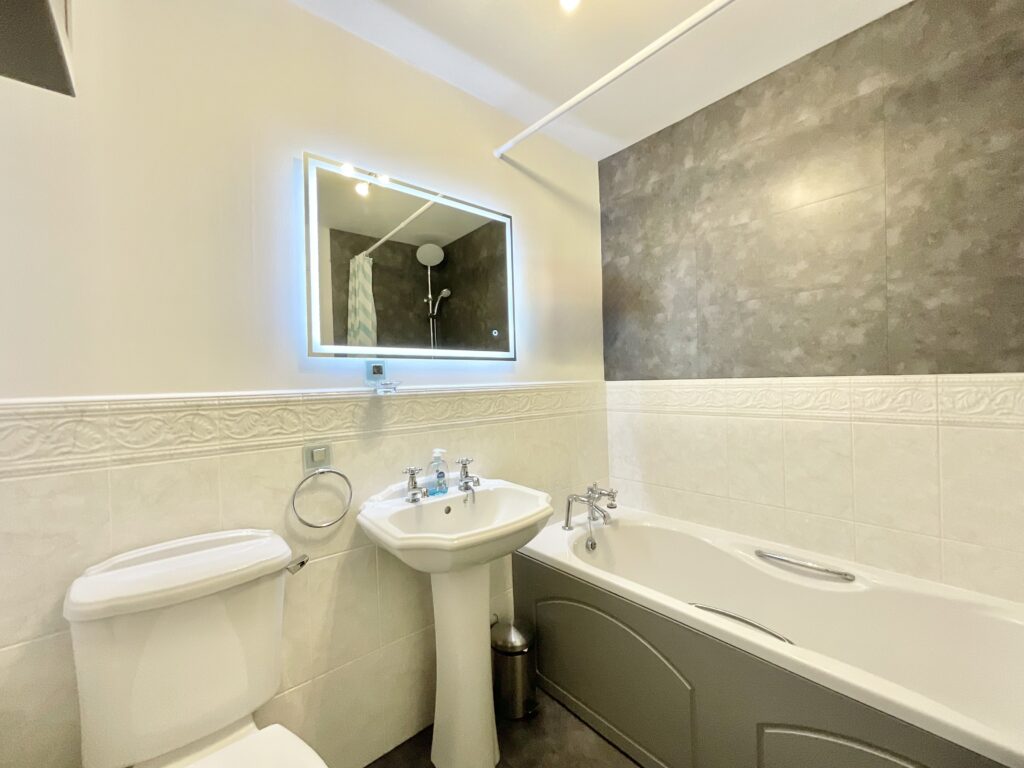 Edgbaston Drive, Stoke-On-Trent, ST4