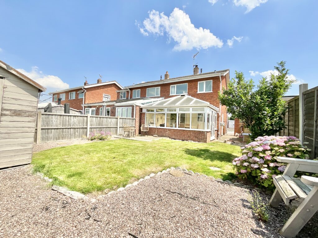 Hollies Brook Close, Gnosall, ST20