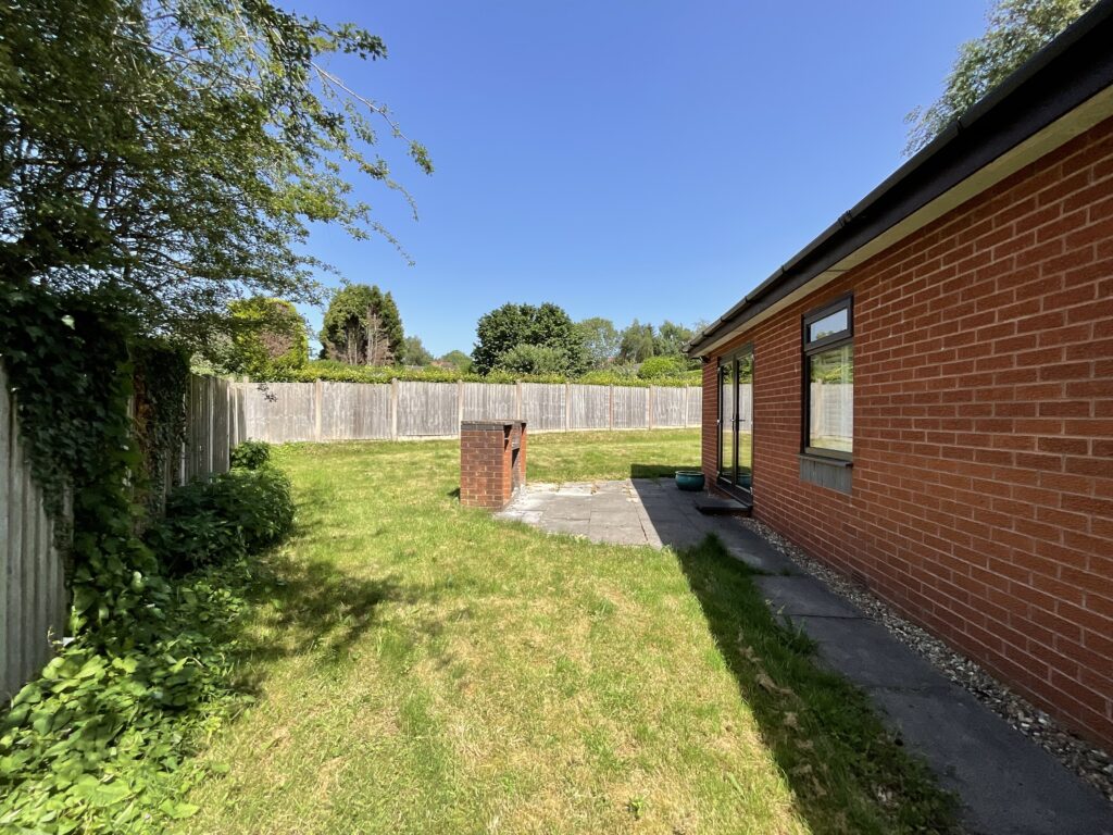 St. Johns Ave, Oulton, ST15