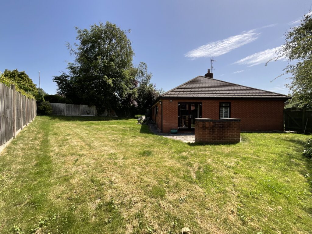 St. Johns Ave, Oulton, ST15