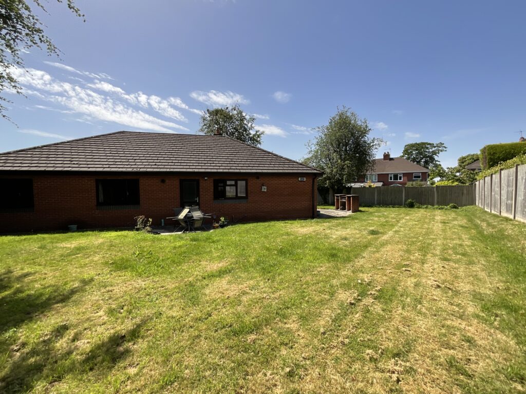 St. Johns Ave, Oulton, ST15