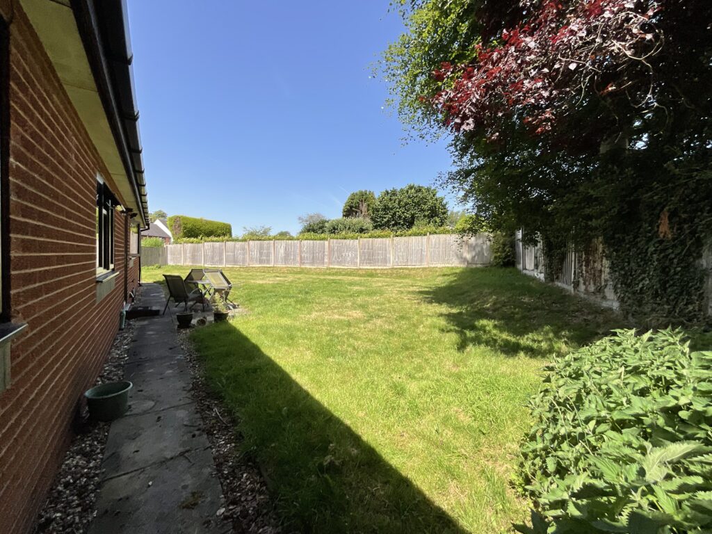 St. Johns Ave, Oulton, ST15