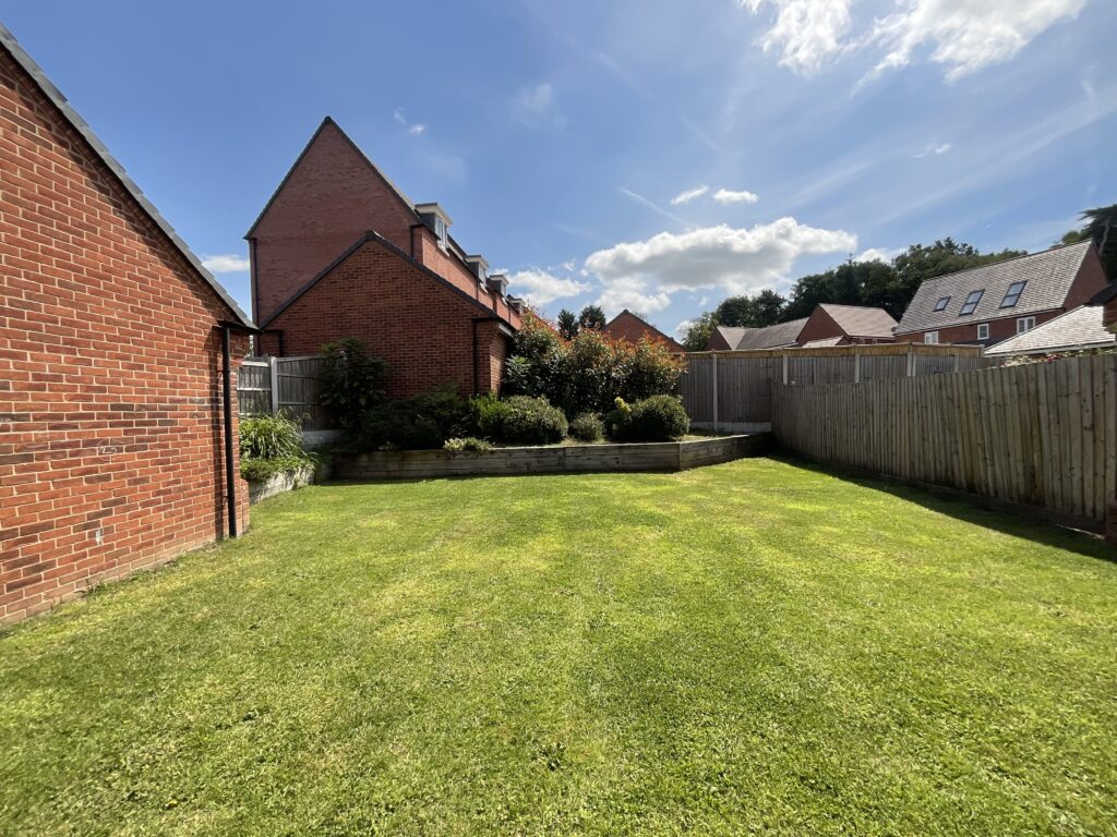 Edme Grove, Barlaston, ST12