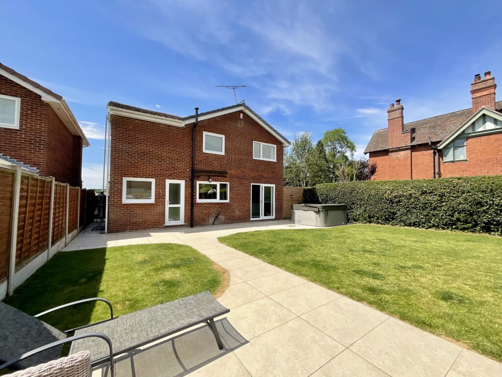 Lichfield Road, Stone, ST15