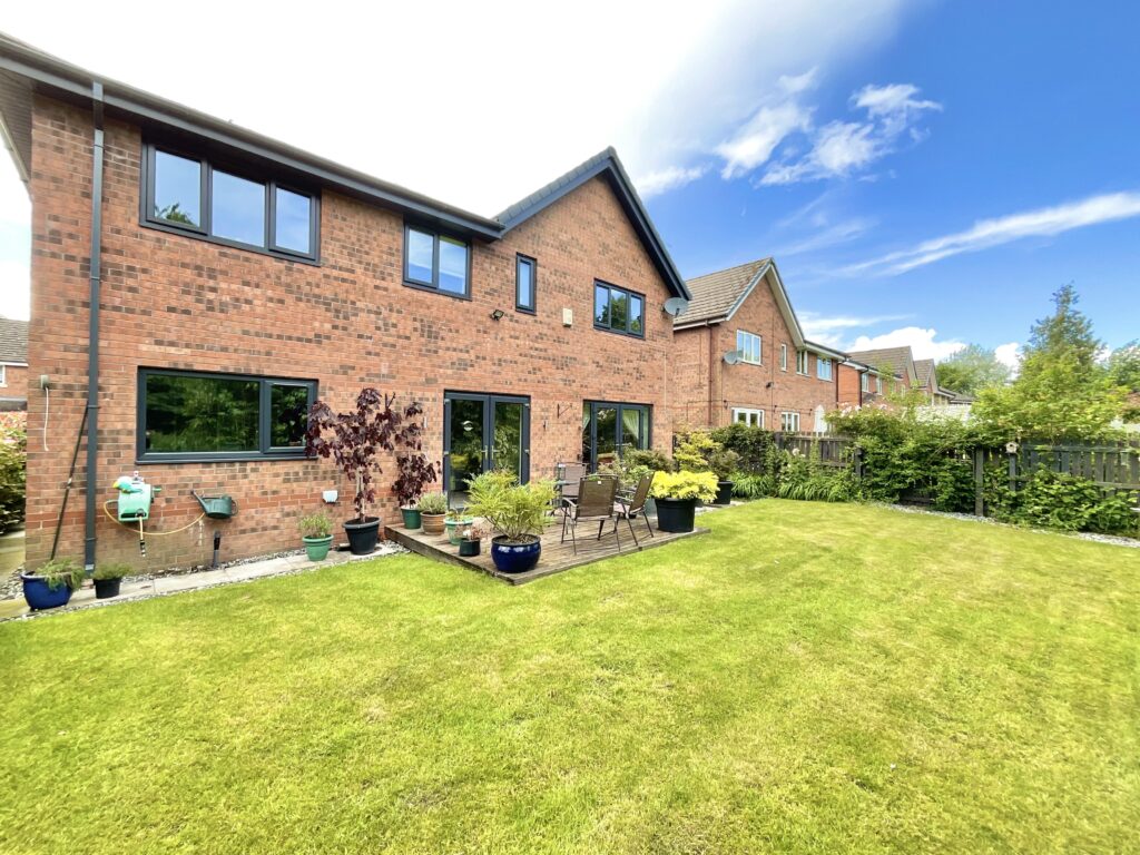 Westgate Park, Hough, CW2