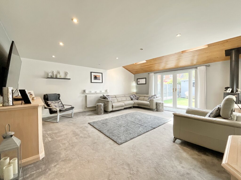 Woolston Drive, Hough, CW2