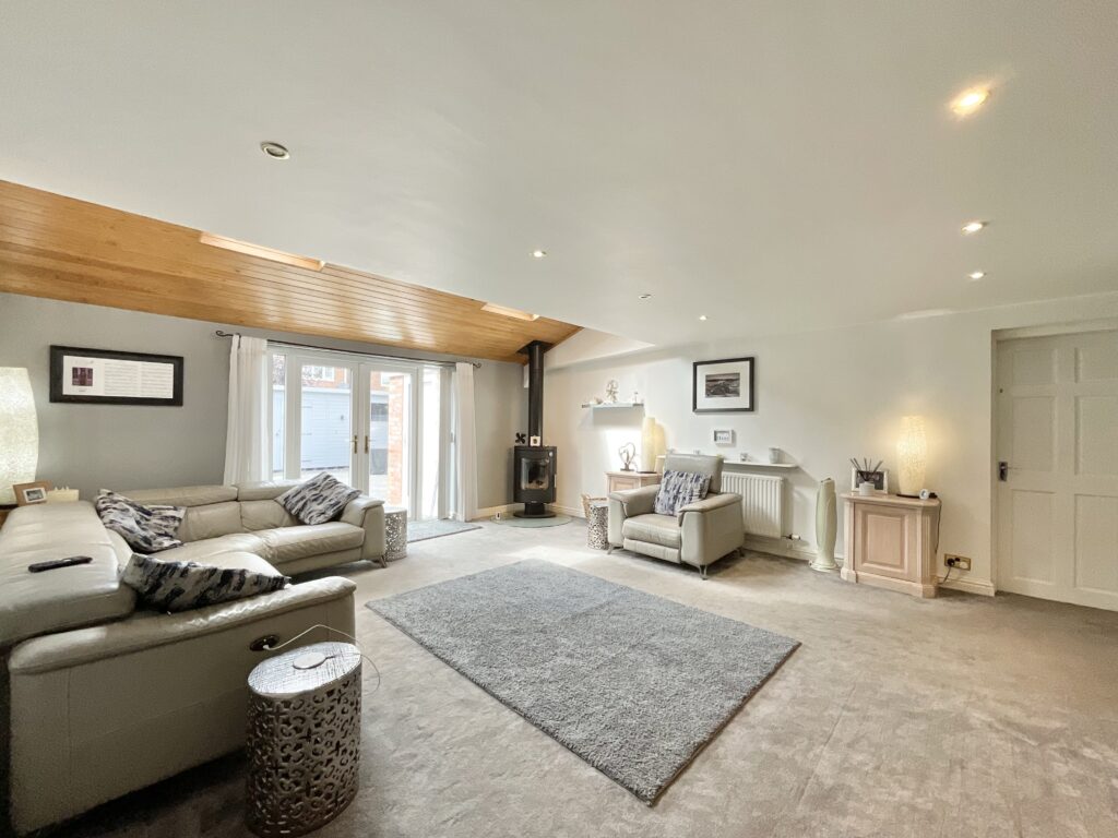 Woolston Drive, Hough, CW2
