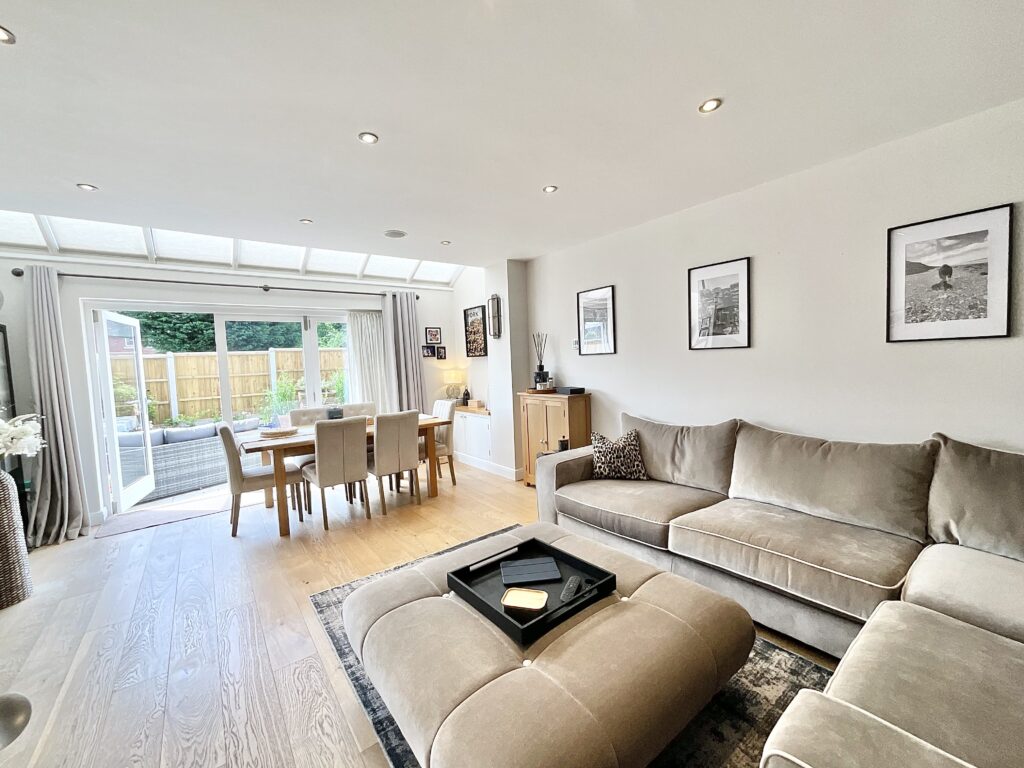Stone Road, Uttoxeter, ST14