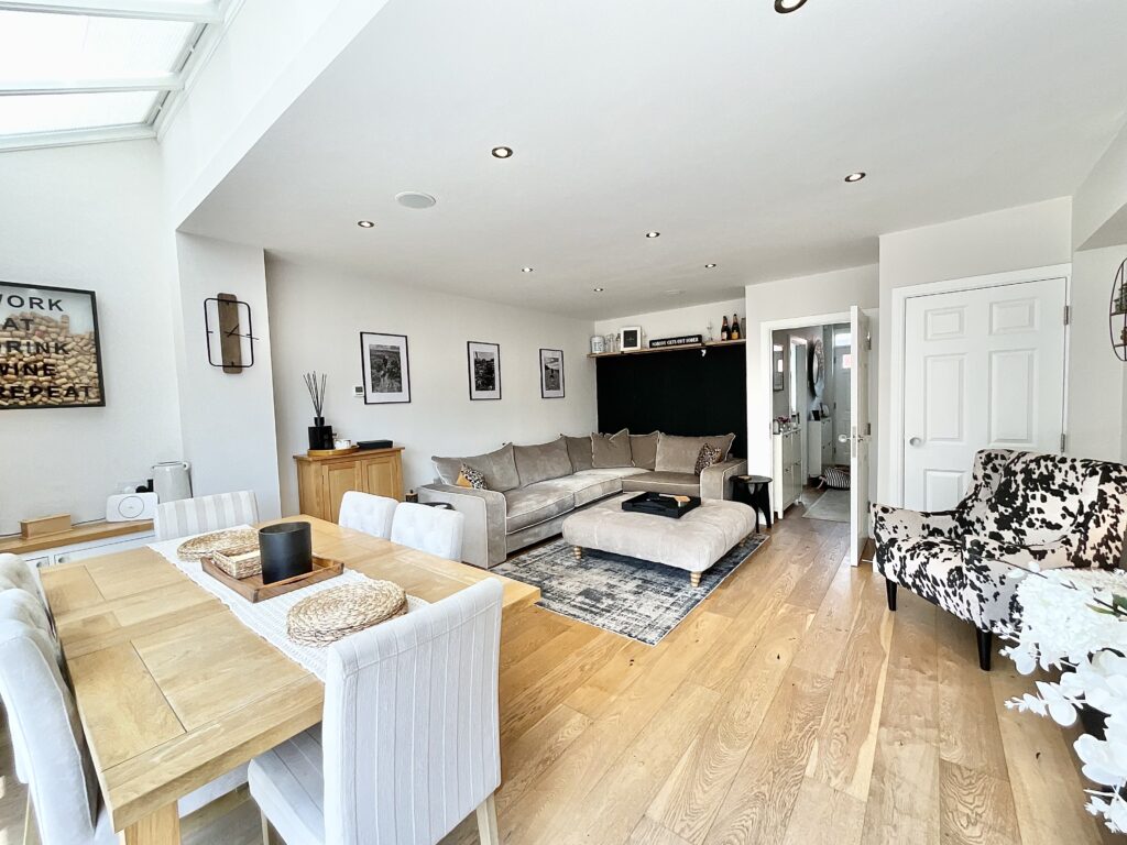 Stone Road, Uttoxeter, ST14