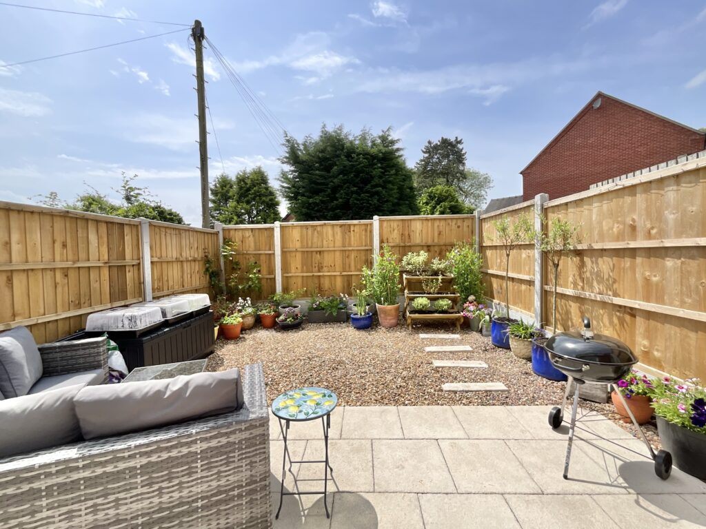 Stone Road, Uttoxeter, ST14