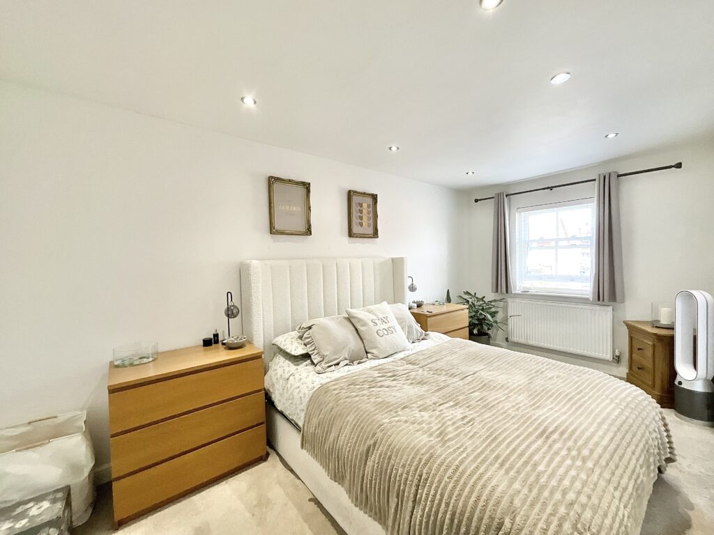 Stone Road, Uttoxeter, ST14