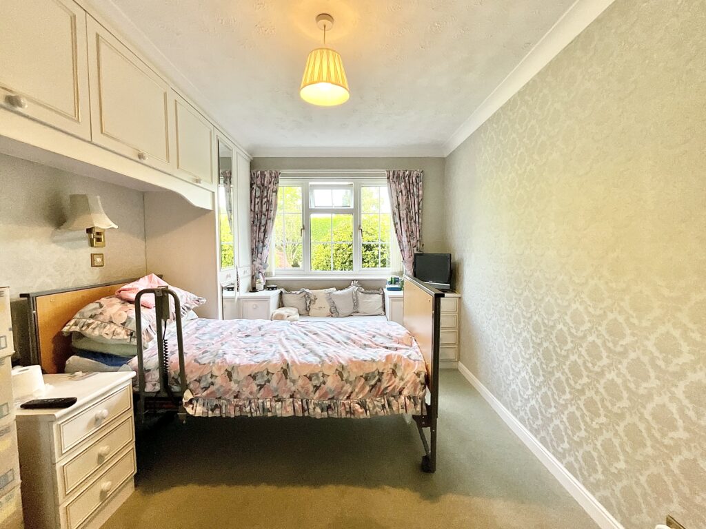 Giles Close, Cheadle, ST10