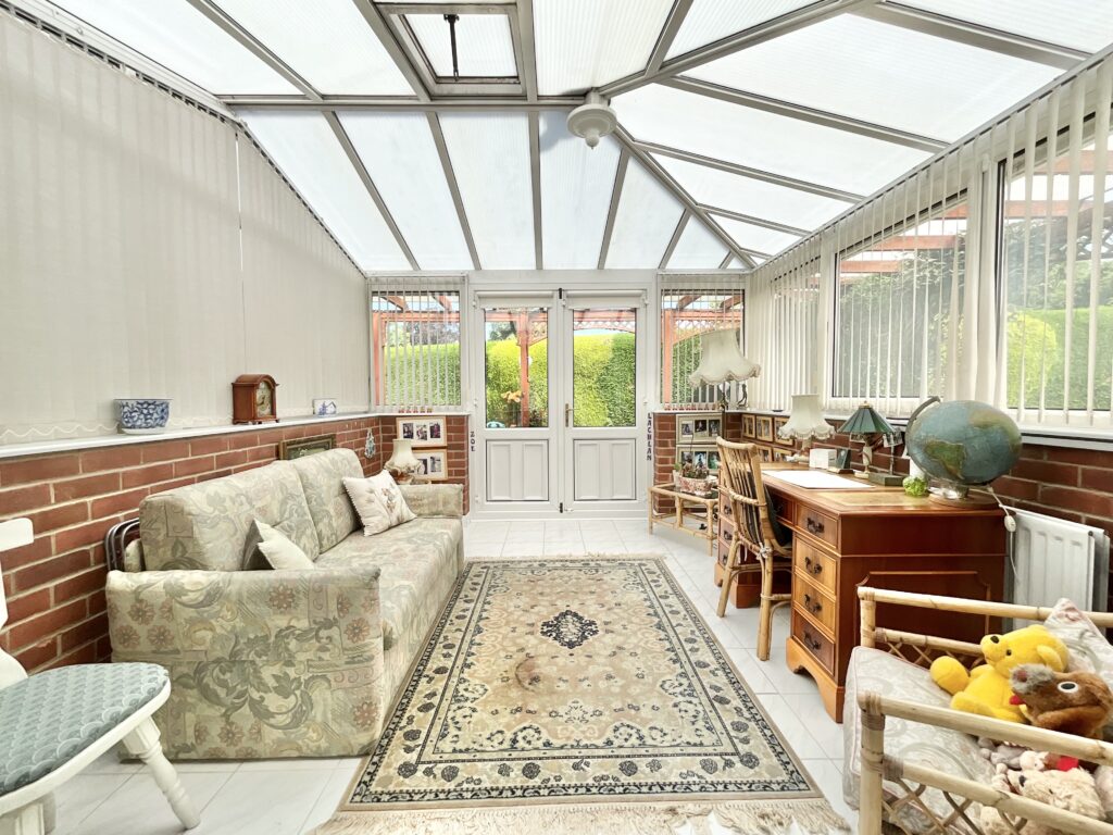 Giles Close, Cheadle, ST10
