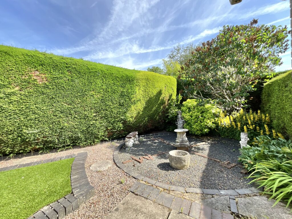 Giles Close, Cheadle, ST10