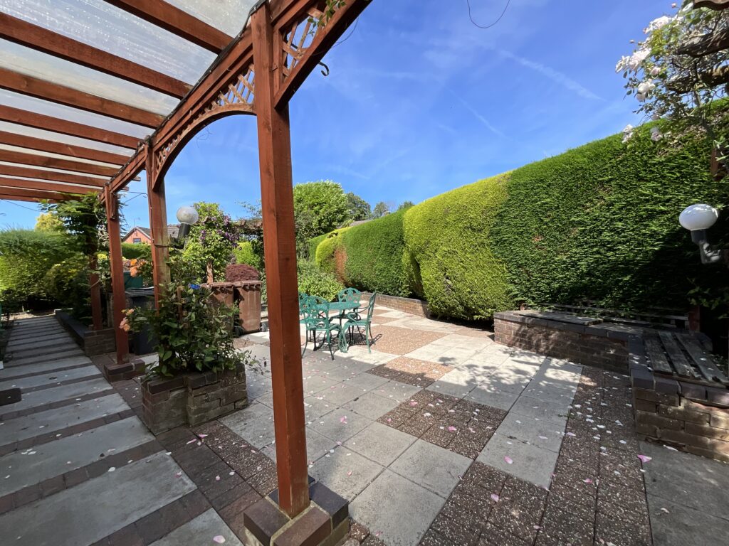 Giles Close, Cheadle, ST10