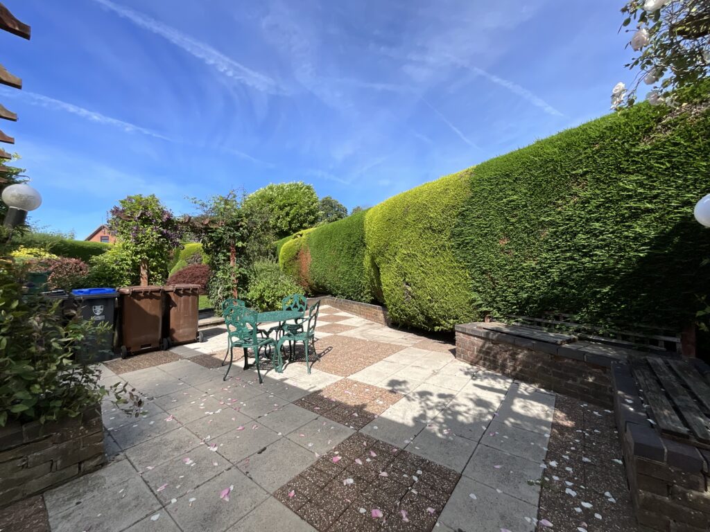 Giles Close, Cheadle, ST10