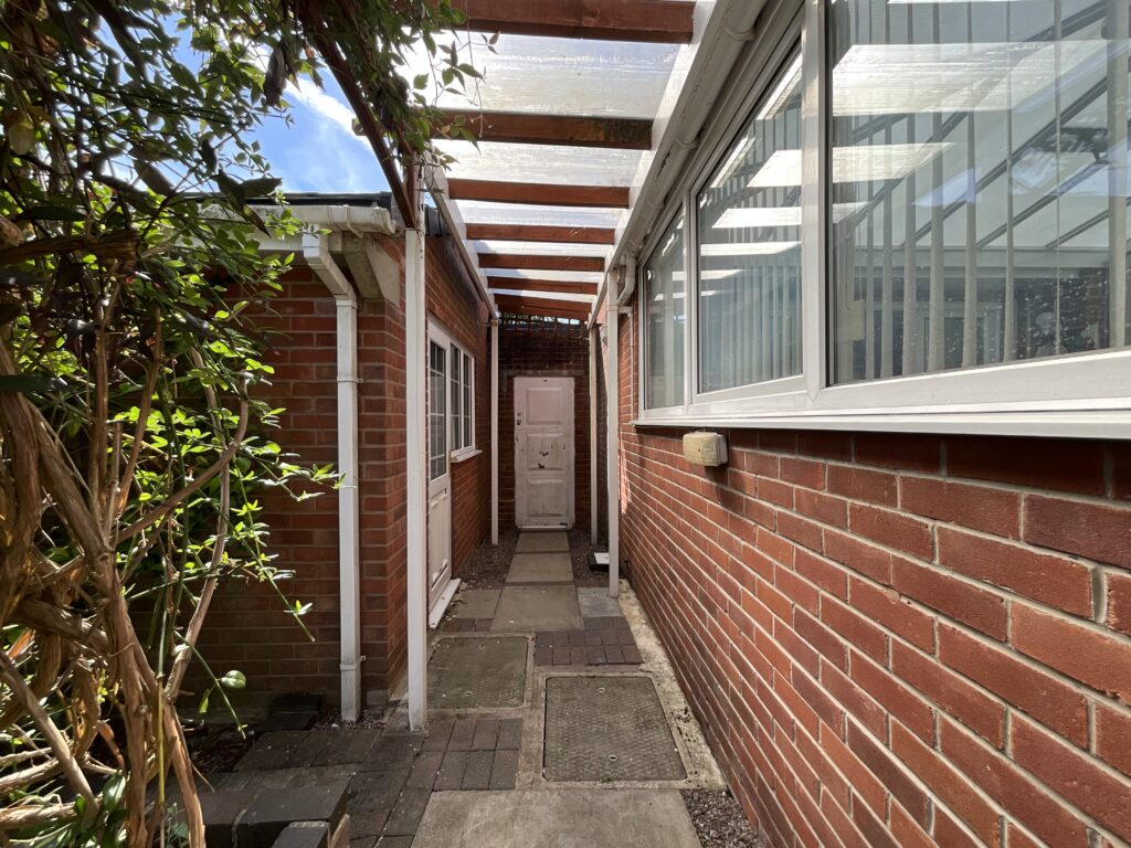 Giles Close, Cheadle, ST10