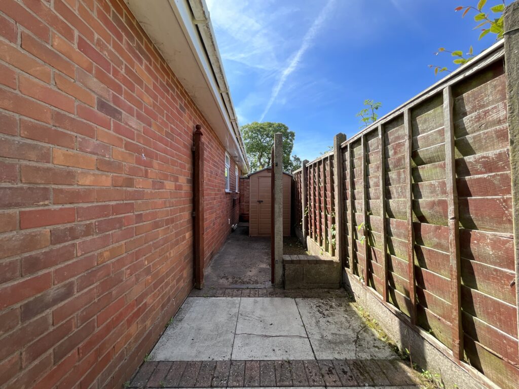 Giles Close, Cheadle, ST10
