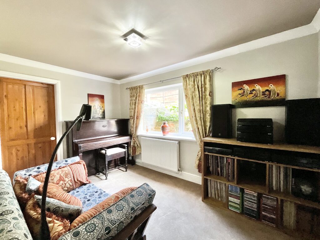Mollatts Wood Road, Leek, ST13