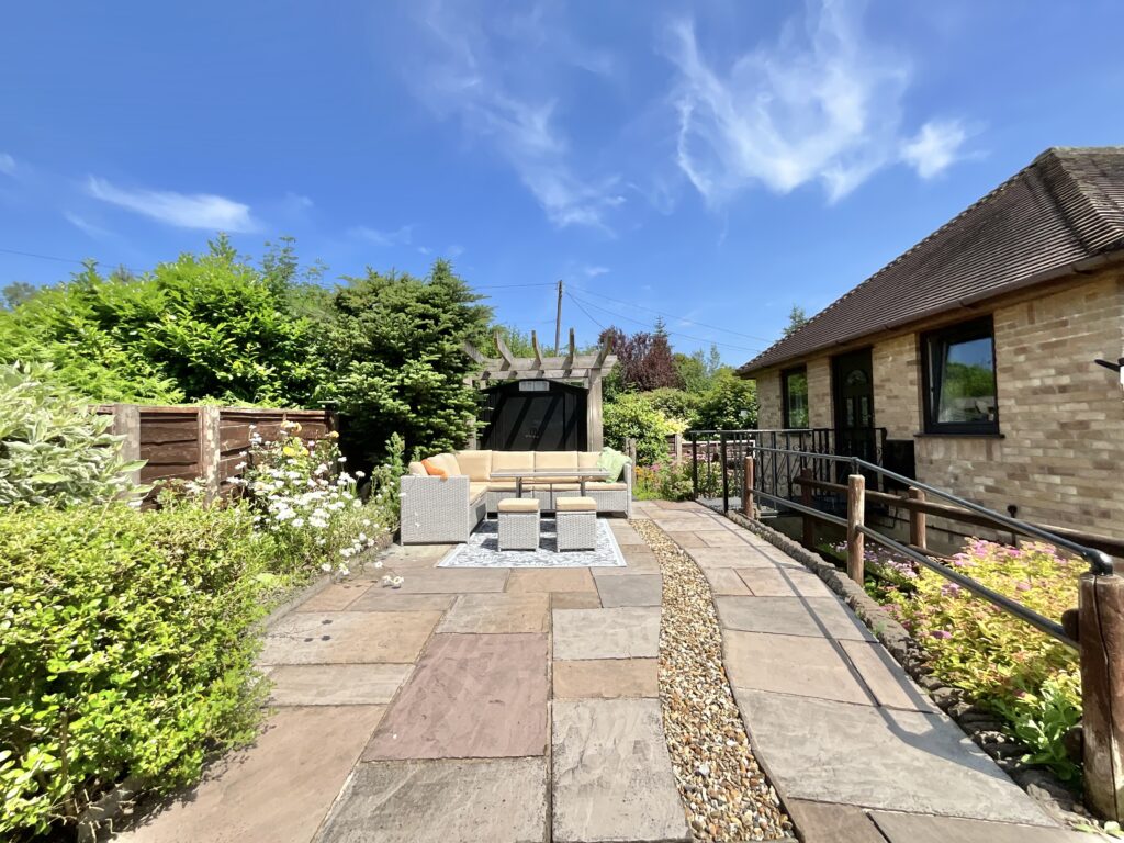 Mollatts Wood Road, Leek, ST13