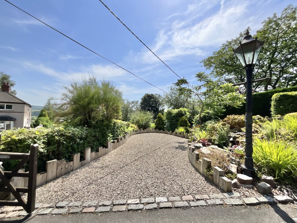 Mollatts Wood Road, Leek, ST13