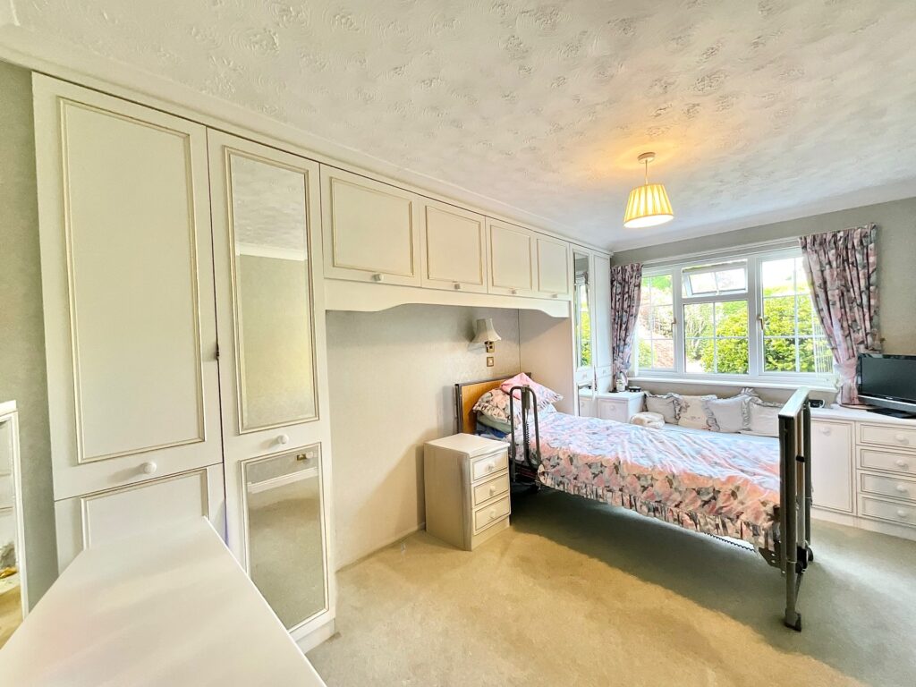 Giles Close, Cheadle, ST10