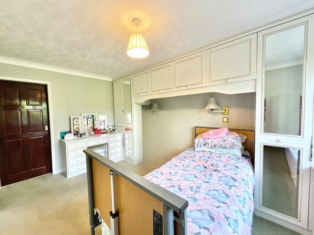 Giles Close, Cheadle, ST10