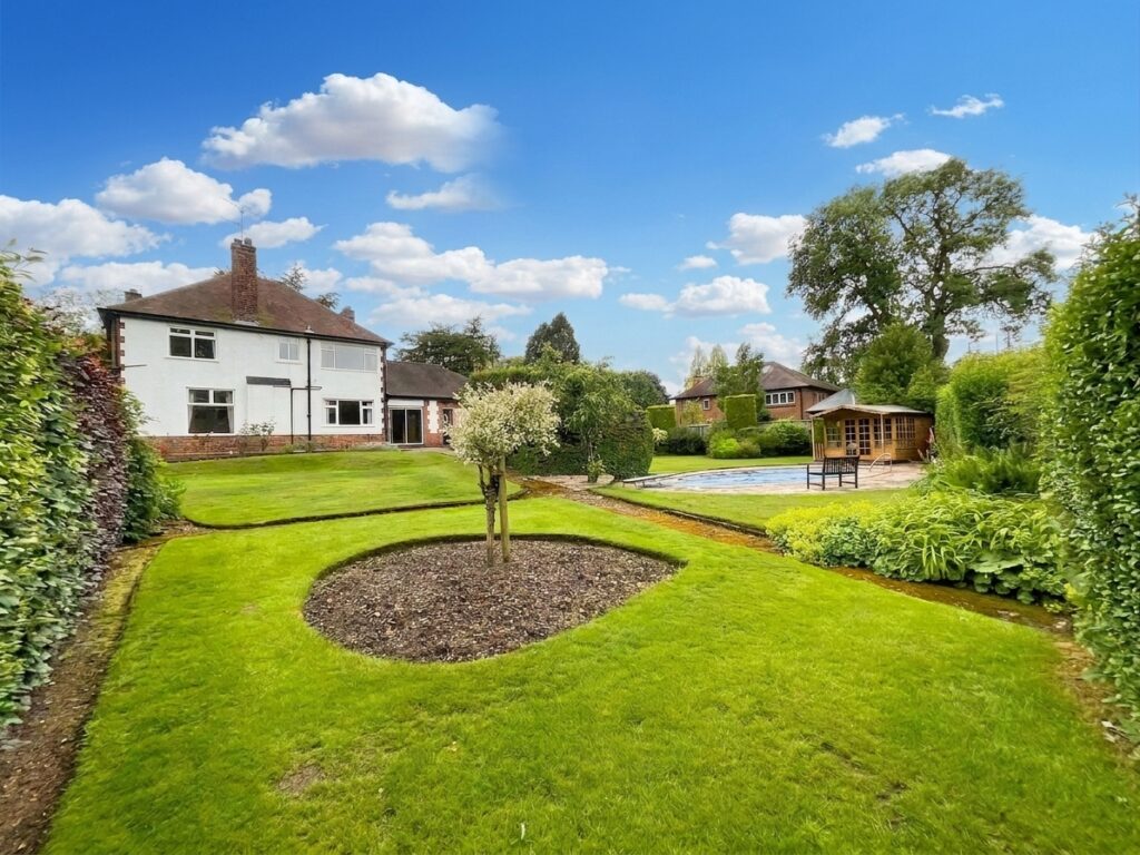 Winghouse Lane, Tittensor, ST12