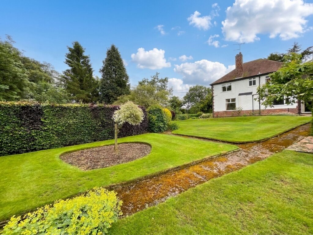 Winghouse Lane, Tittensor, ST12