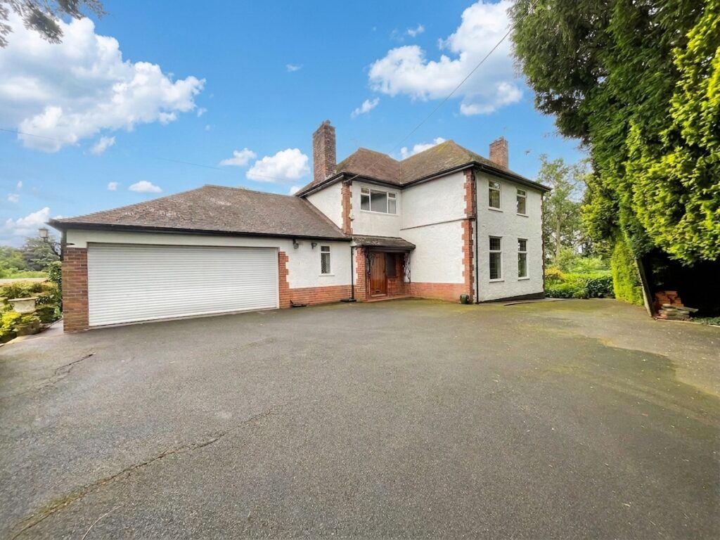 Winghouse Lane, Tittensor, ST12