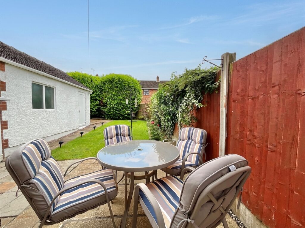 Dale Close, Cheadle, ST10